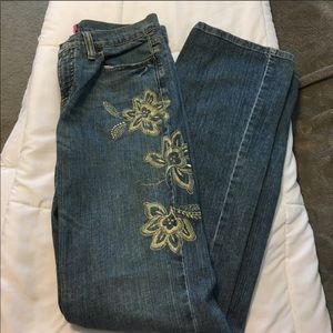 🌈THE LIMITED EMBROIDERED DREW JEANS